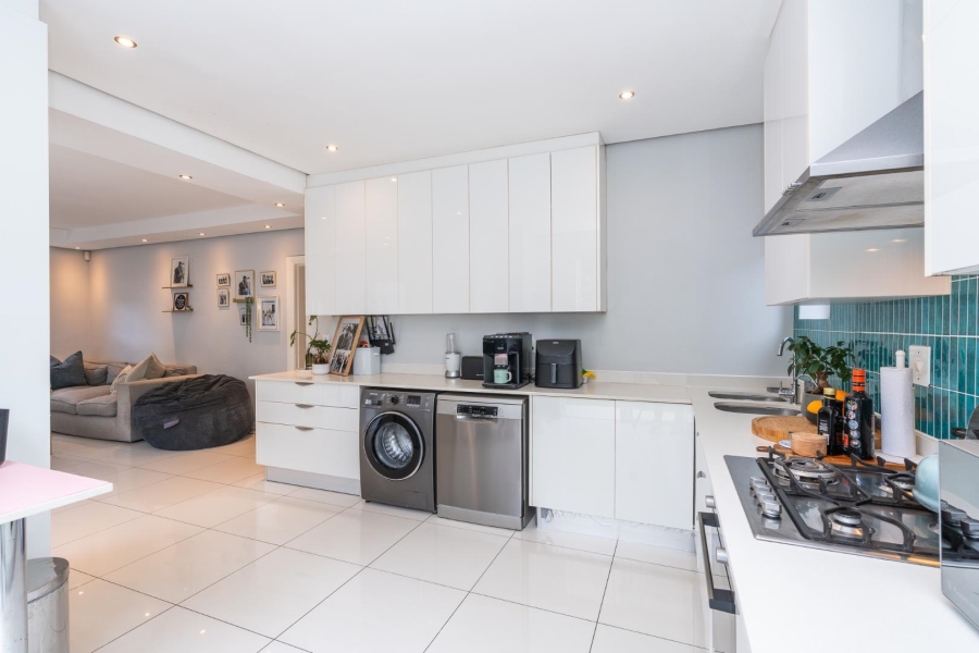 2 Bedroom Property for Sale in Green Point Western Cape